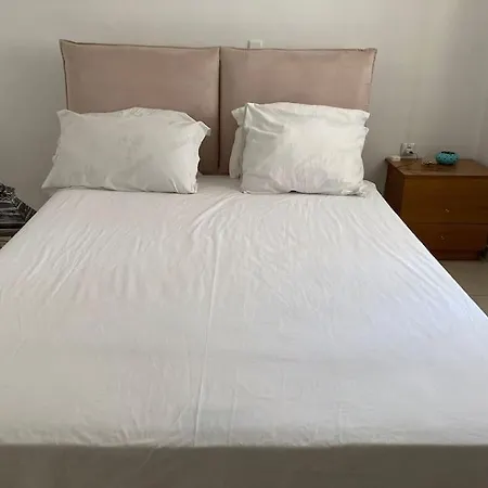 3 Bedrooms Beautiful Comfortable In Rodos Town Lejlighed *