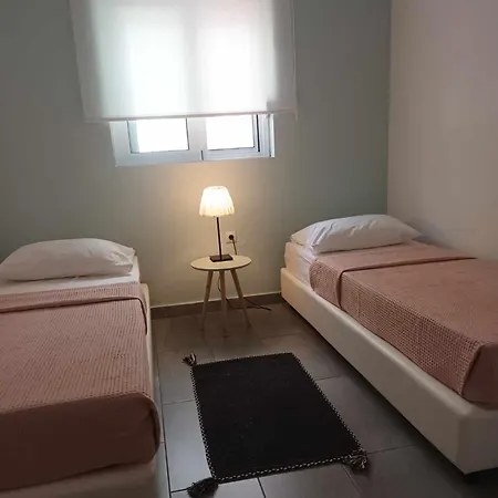 Appartement 3 Bedrooms Beautiful Comfortable In Rodos Town *